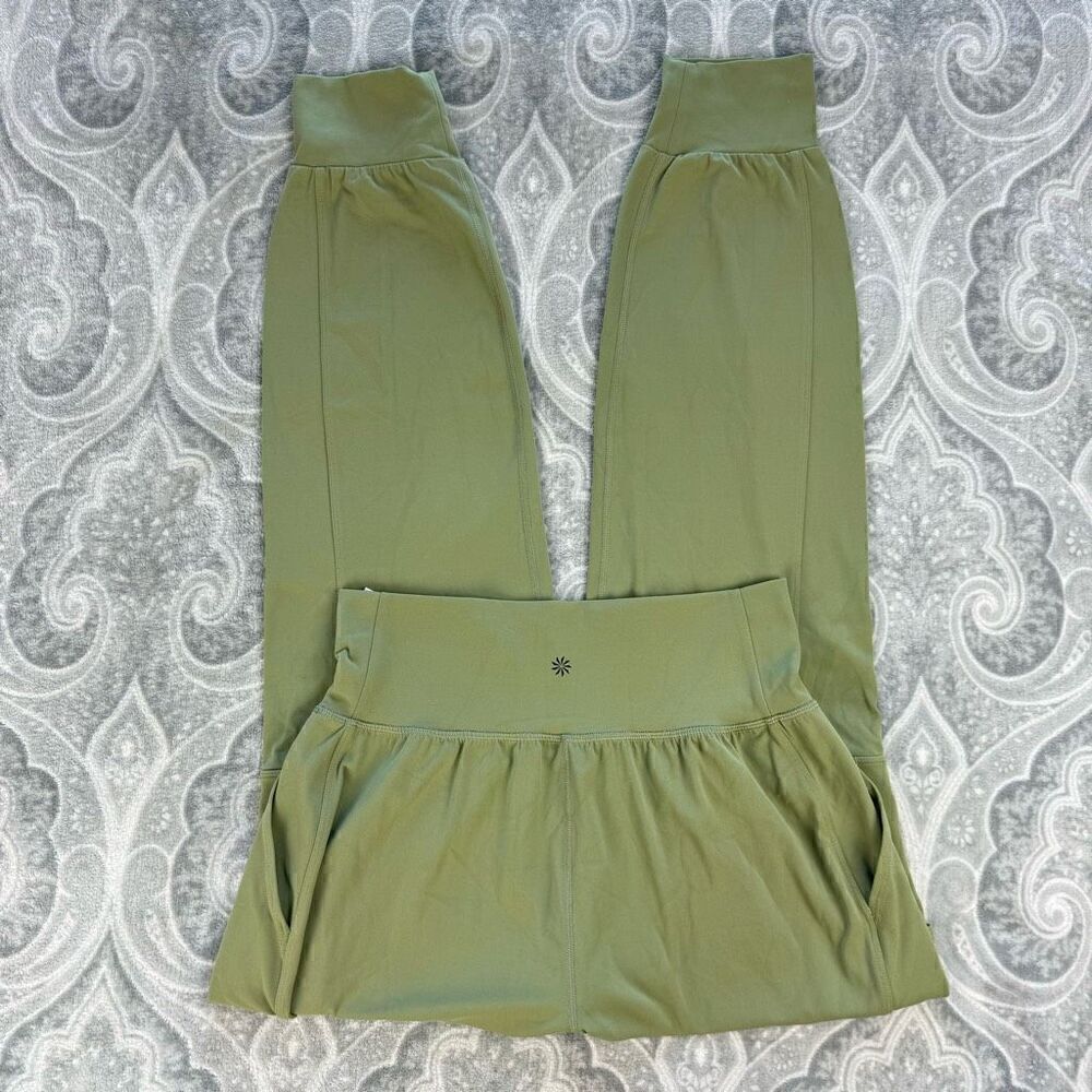 Womens Athleta Salutation Cargo Jogger